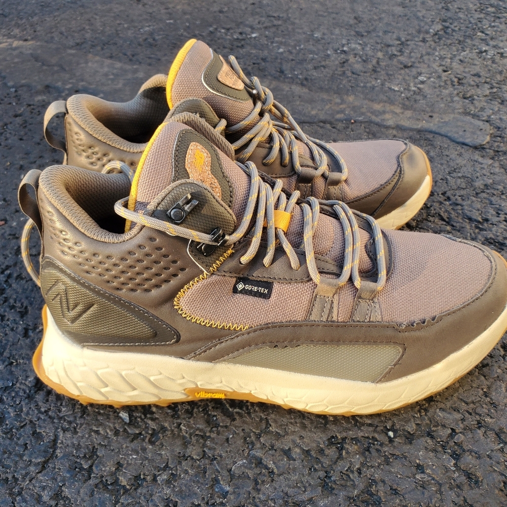 Men's New Balance Fresh Foam Hierro HT (Gore-Tex) - Tan & Yellow